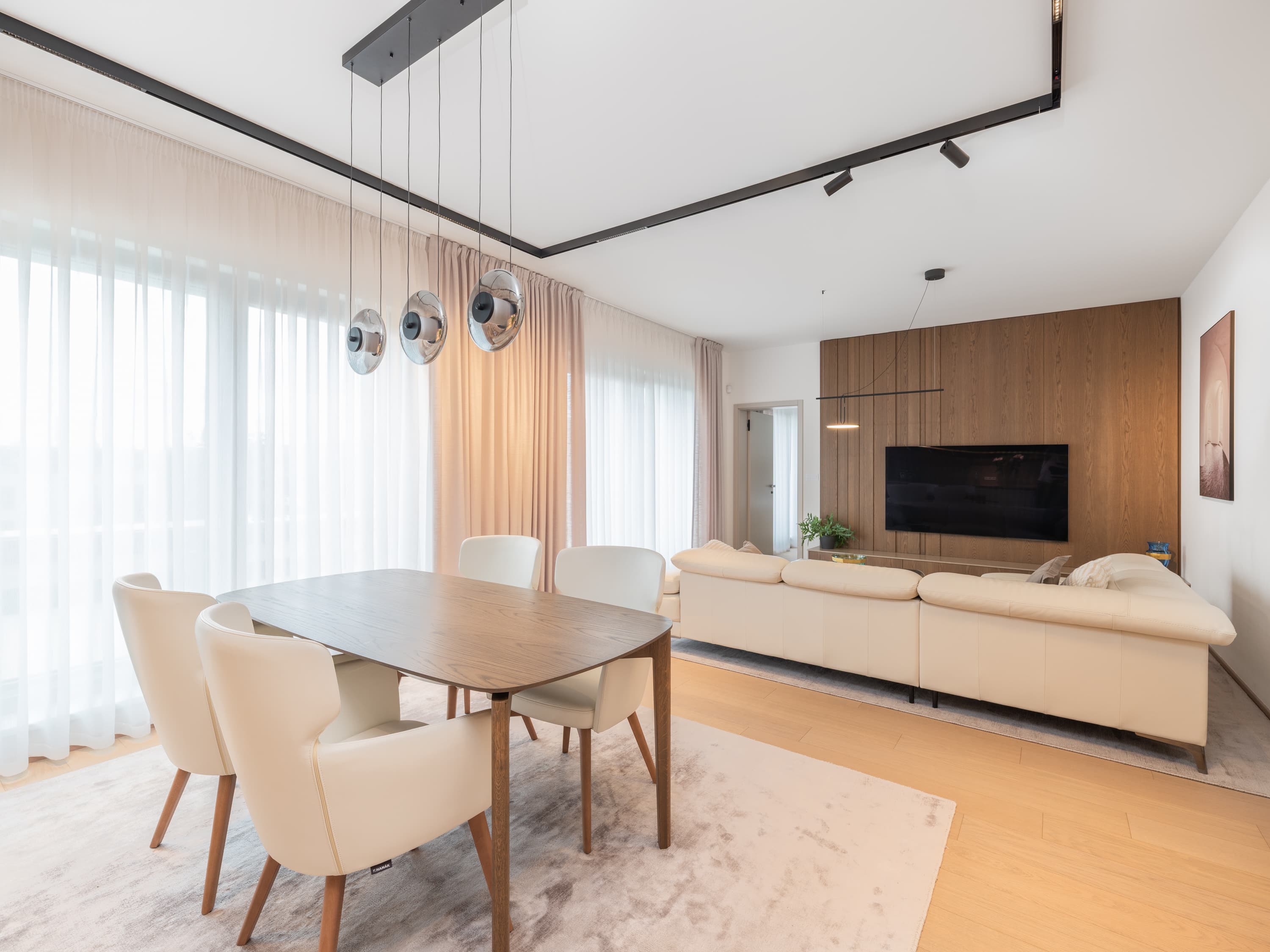 Exclusive 4-Bedroom Penthouse (131 m²) in Prague – Žižkov